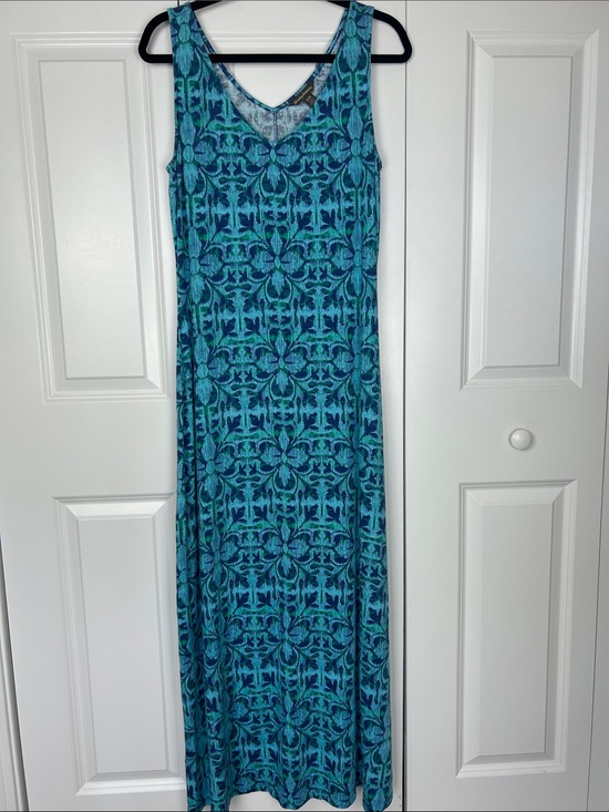 Tommy Bahama Dresses & Skirts - Tommy Bahama Teal and Blue Patterned V-Neck Maxi Dress Size Medium